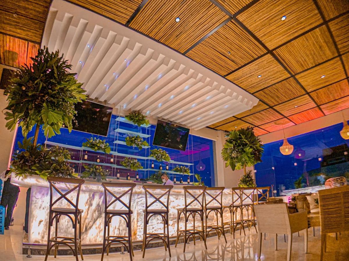 巴兰基亚达恩卡尔顿酒店 外观 照片 Sky Bar