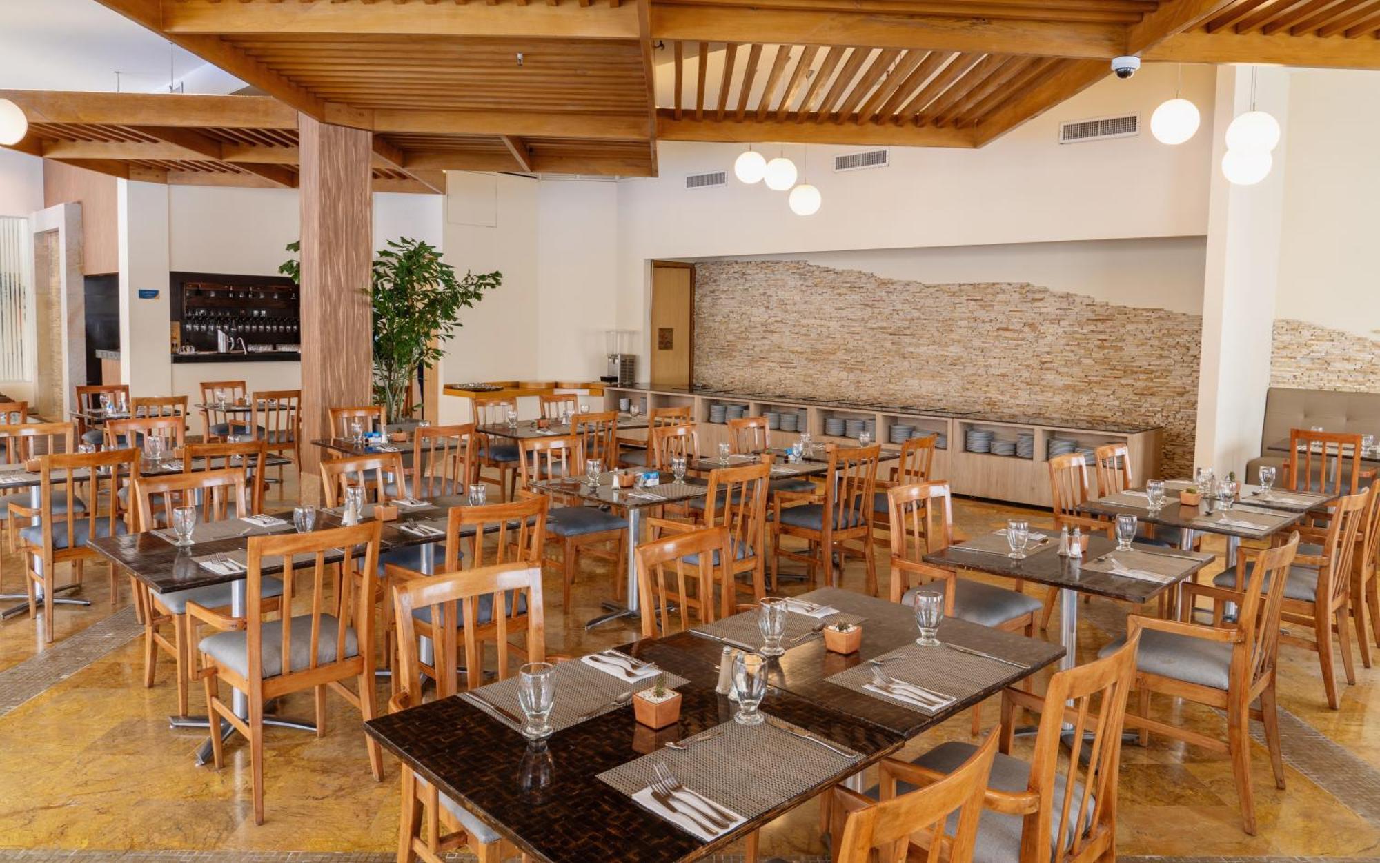 巴兰基亚达恩卡尔顿酒店 外观 照片 The dining room at the restaurant